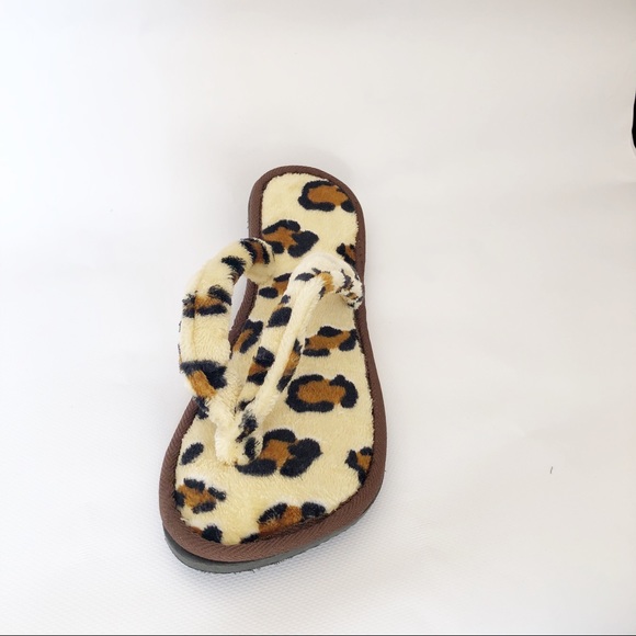 Cheetah leopard fuzzy slippers - Picture 2 of 7
